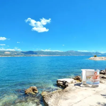 By The Sea Arbanija, Ciovo - 10340 * 特罗吉尔