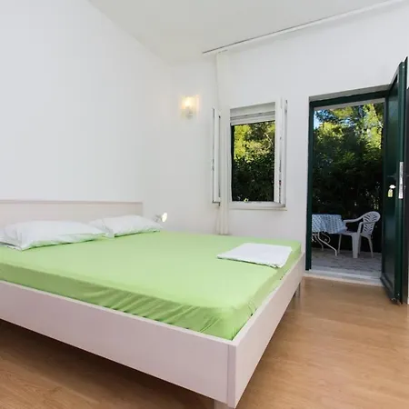 公寓 By The Sea Arbanija, Ciovo - 10340 特罗吉尔