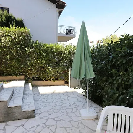 Apartments By The Sea Arbanija, Ciovo - 10340