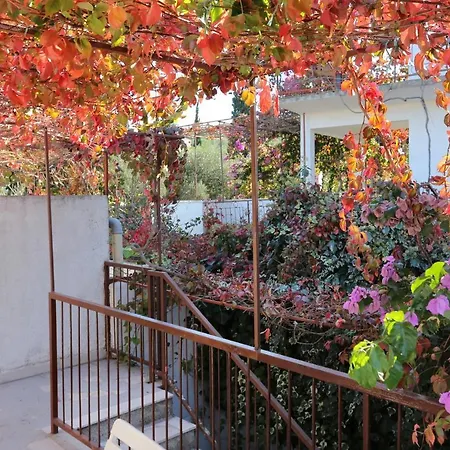 Apartments By The Sea Arbanija, Ciovo - 10340 Apartman *